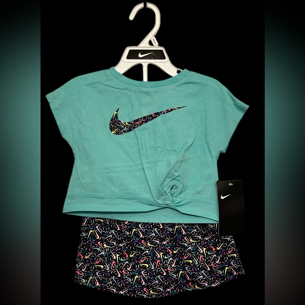 Nike Teal Shirt and Multicolor Sprinkle & Logo Pattern Skort | 2 Piece Athletic
